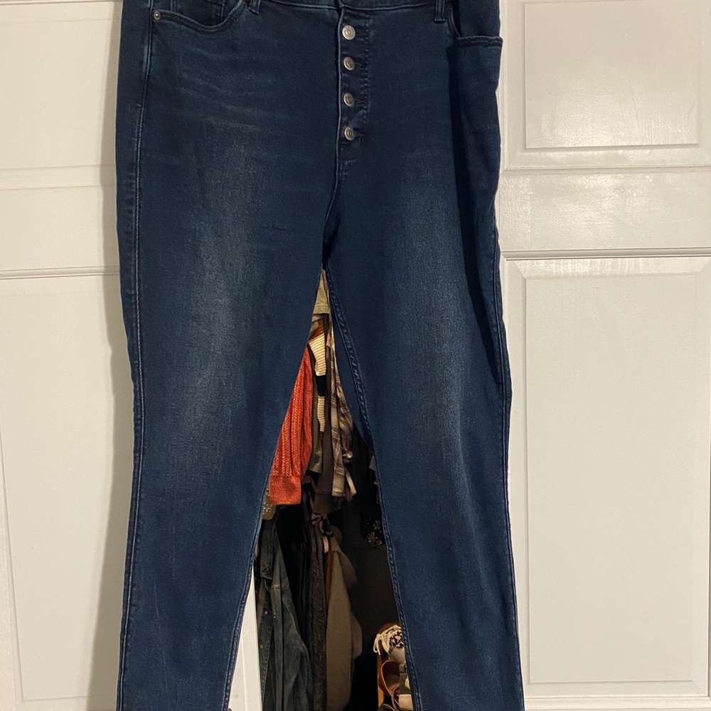Old Navy Rockstar Super Skinny button fly jeans size 18